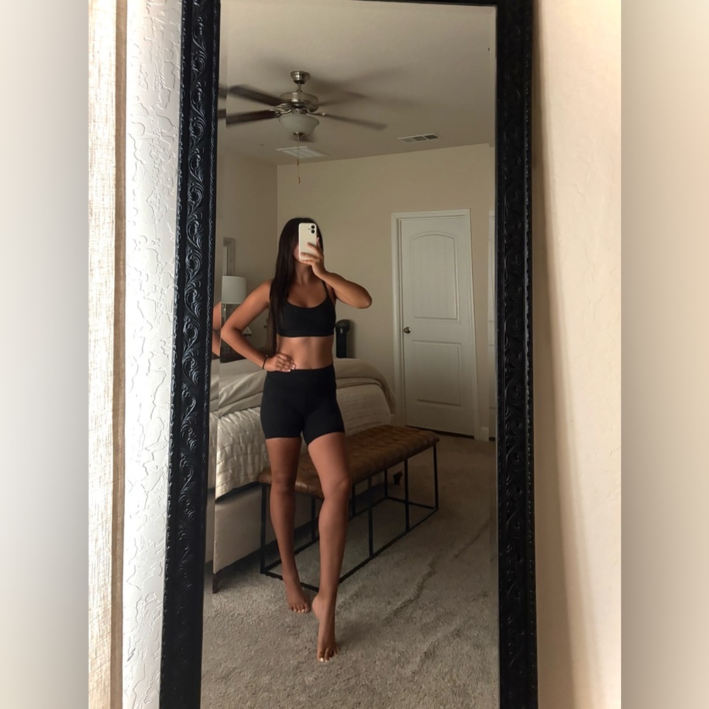 lululemon athletica Black Flow Y Sports Bra